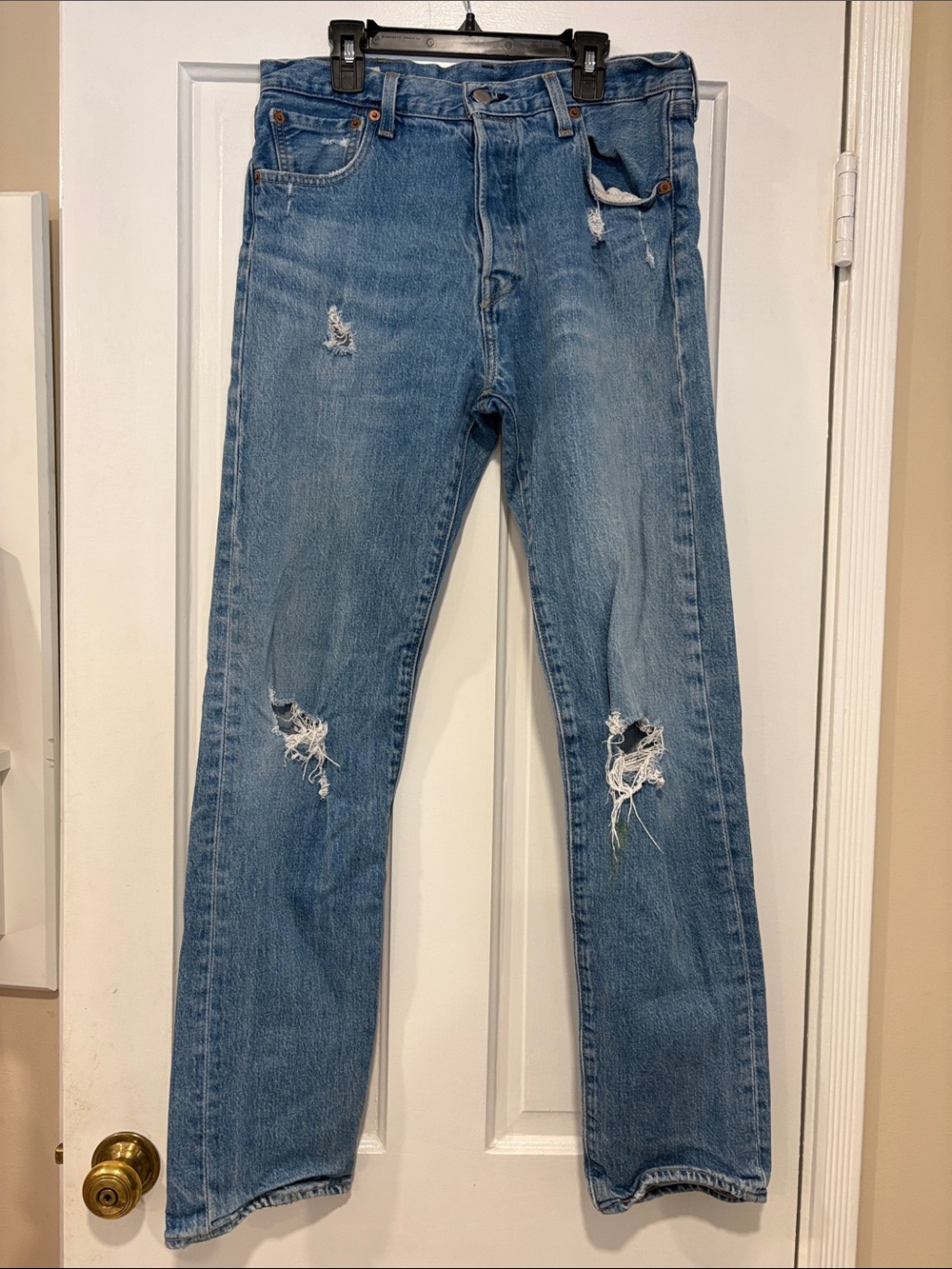 Vintage Levi's 501 Premium Jeans Men's Size 30x32 distressed Big E